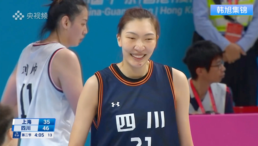 无敌般存在！韩旭31+13集锦：篮下擎天一柱单手大帽