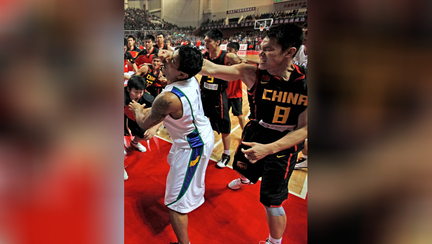 太搞笑！孙悦回顾朱芳雨“龙拳”事件 本来闹着玩但丁锦辉冲了出来