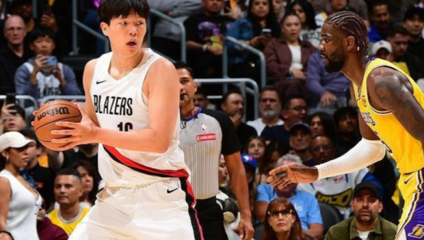 1分1篮板，杨瀚森被艾顿打爆，美球迷称他不配首轮选秀权