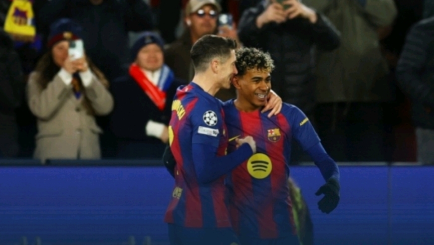 回放欣赏评分满分的亚马尔，与拉什福德1球1助攻遥相呼应，欧冠巴萨4比1哥本哈根