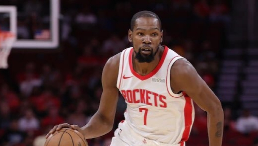 杜兰特受伤真因曝光：踩到球迷的脚导致脚踝扭伤 谢泼德将顶替他首发