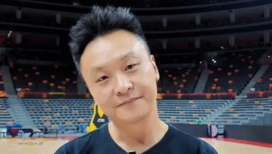 经历低迷与重压之后，广东队终于在主场迎来了一场酣畅淋漓的胜利，在CBA常规赛第27轮较量中，广东队以111-89大胜新疆队，用一场22分的大胜一扫阴霾