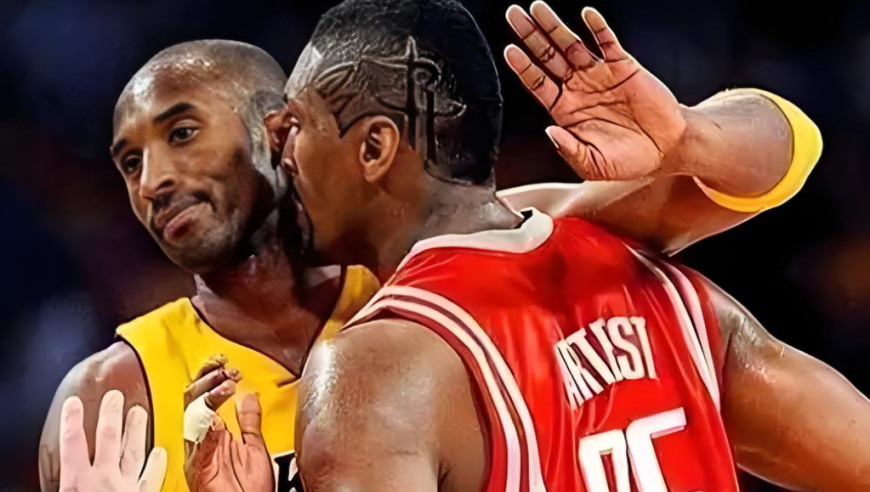 NBA名场面：科比卡位时肘击阿泰斯特 阿泰斯特怒喷科比惨遭驱逐