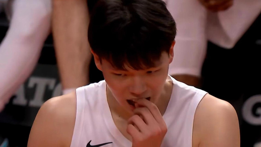 杨瀚森vs76人集锦：登场假传真投美如画 争议判罚再遭裁判针对