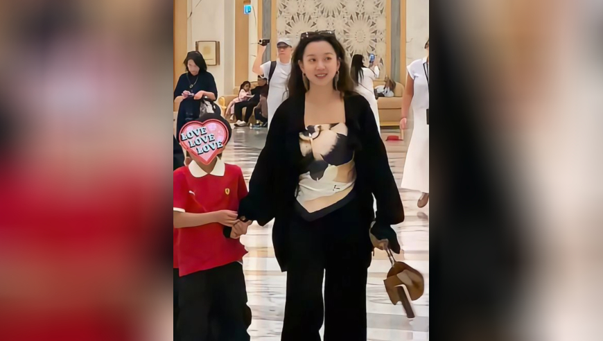 马龙一家迪拜度假！妻子夏露好美，珠圆玉润贵妇味十足