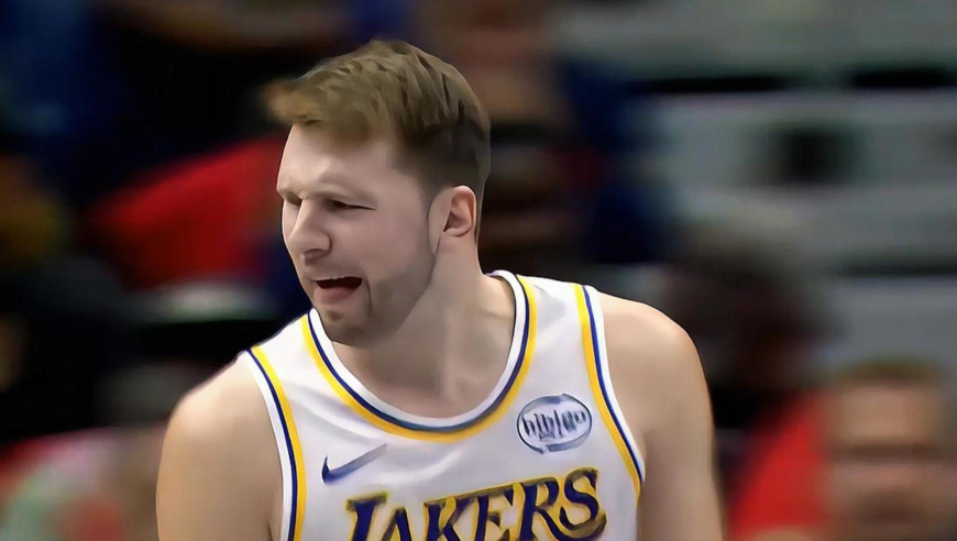 强到离谱！东契奇以得分+助攻包揽湖人四分钟时间全部的16分