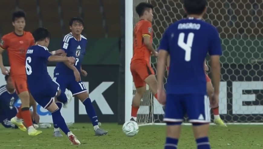 前国脚怒斥U23国足球员：转身躲球导致丢球！模仿C罗庆祝动作？