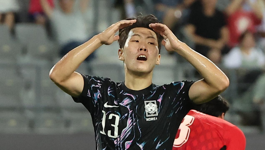 扑到韩国球员无奈！中国香港门将扑救集锦：极限飞身神奇封单刀