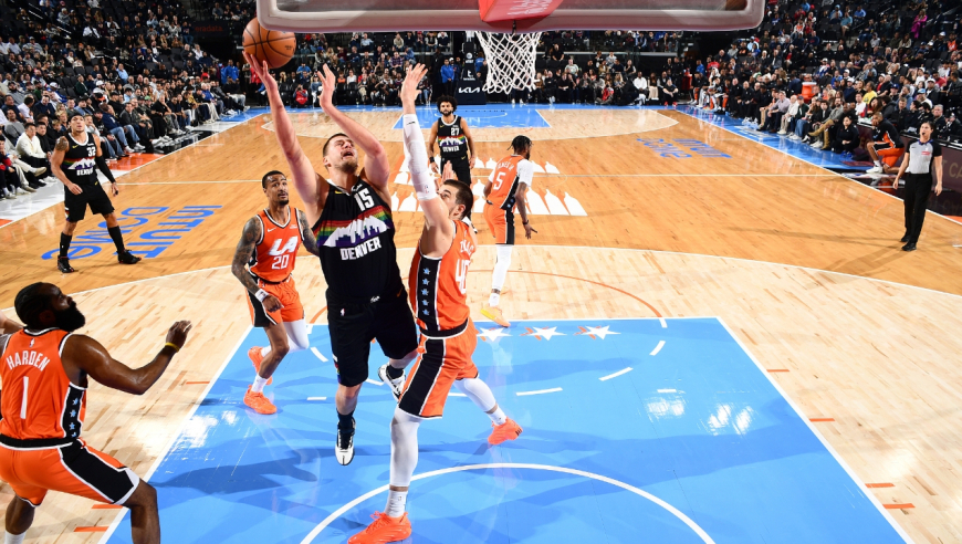 掘金第三节轰43-22全程 约基奇无敌模式三节爆砍50+