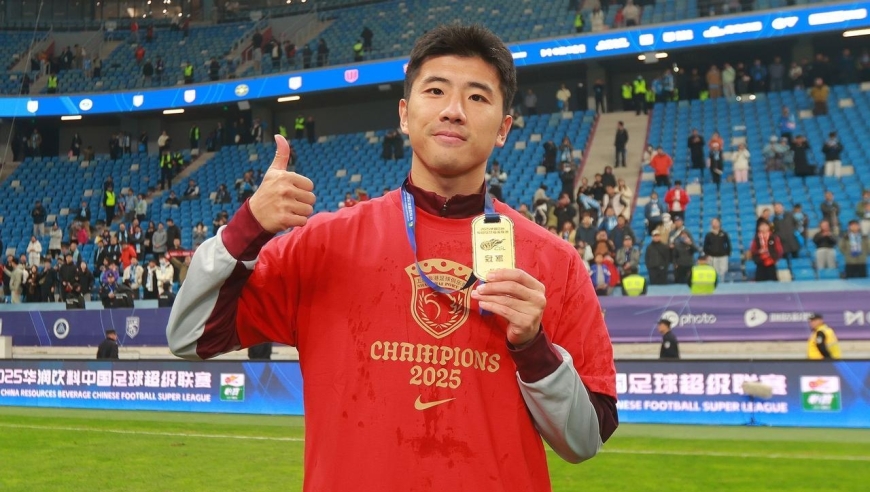 意外！上港功勋国脚无球可踢官宣离队，被迫屈身踢中乙，引发热议