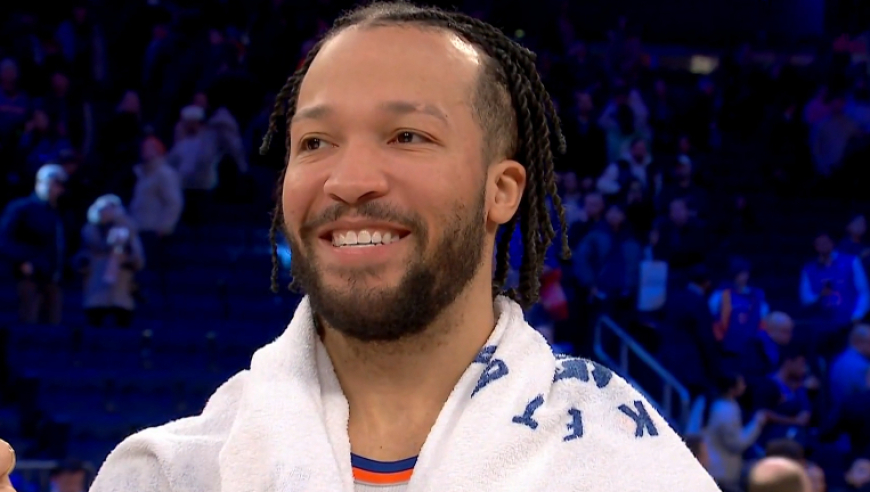 创队史纪录！尼克斯狂赢54分引热议 布伦森开会奏效赛后大笑庆祝