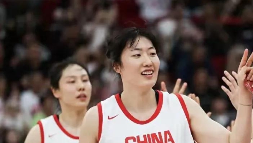 CCTV5直播！日本女篮携97分狂胜来袭，1米93王牌死磕中国2米26巨人张子宇