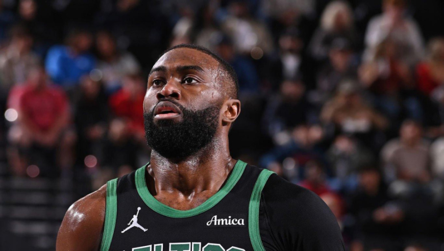 杰伦布朗狂轰50分！错失月最佳迎大爆发 平生涯纪录+终结快船6连胜