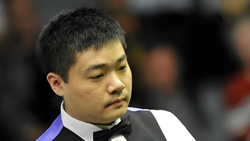 体坛记忆｜丁俊晖连续高能斯诺克，母球控制能力超强，观众掌声雷动