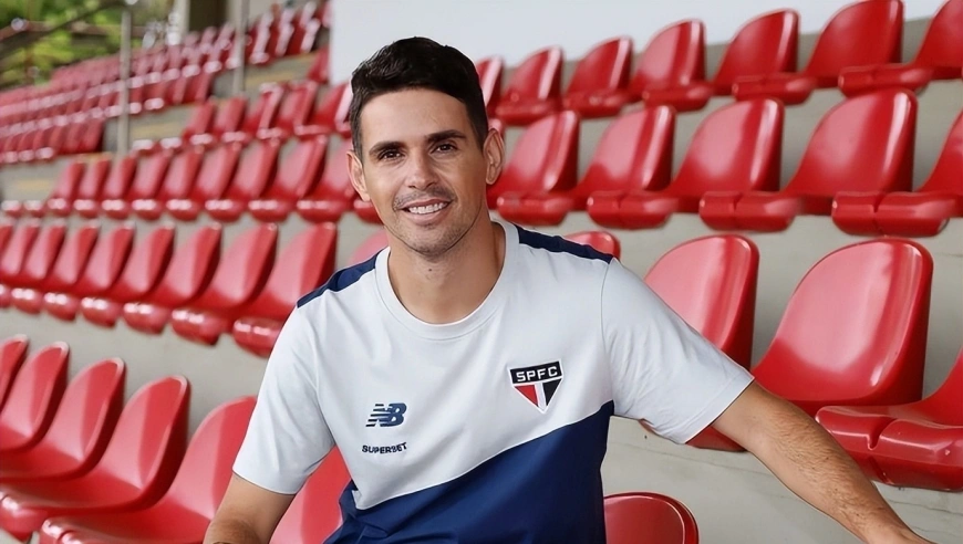 前中超巨星退役仍赚8千万，俱乐部不堪重负，球迷呼吁：这钱不能拿