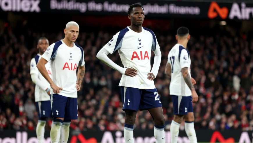 英超要夺冠？阿森纳10分钟连轰三球，热刺防线碰不到球恐怖压制力