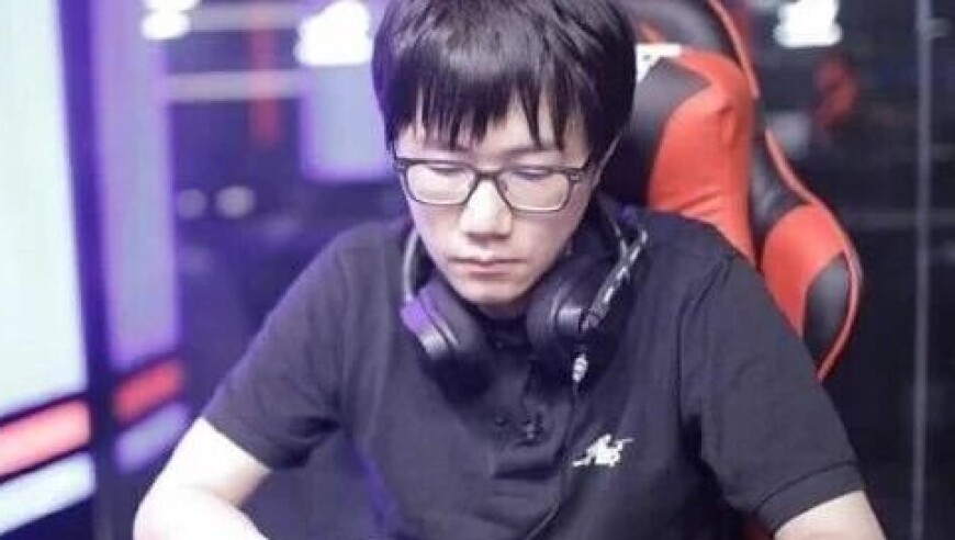 电竞圈再掀波澜：伍声2009销声匿迹，妻子小舞解散粉丝群引离婚猜测