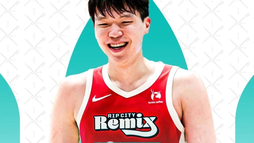 14+17+2！篮板创生涯新高！杨瀚森把对手打破防了