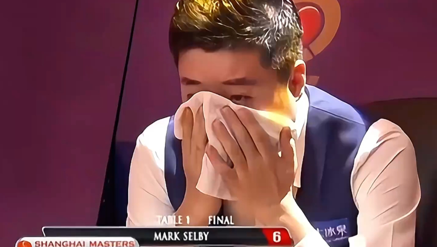 体坛记忆｜ 被超13分拒不认输，晖哥被塞尔比磨到落泪，连做斯诺克教他做人