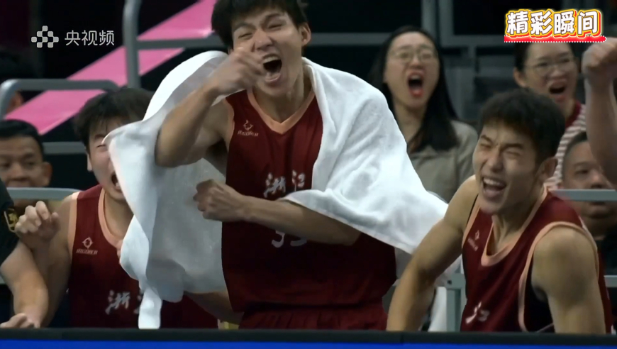四川浙江半决赛最后时刻：余嘉豪天神下凡隔扣胡金秋+大帽周琦制胜