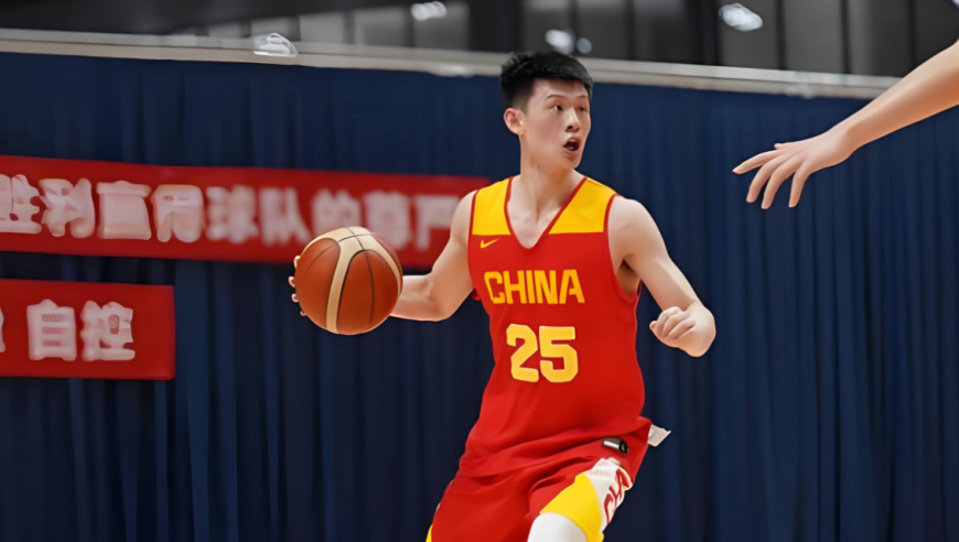 最差的男篮国手？首发打了21分钟，得0分0板 球迷：连替补都不如