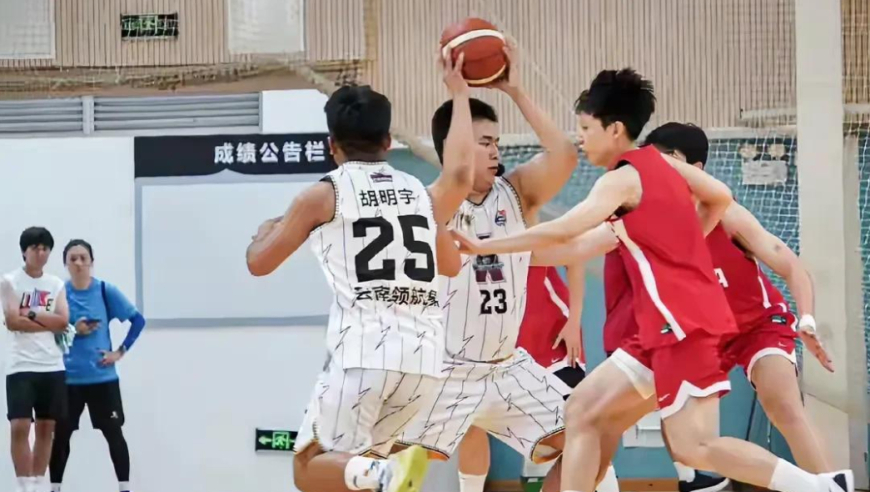 中国女篮9分胜男篮球队，宫鲁鸣总结集训提出更高要求​，韩旭采访指出年轻队员不足