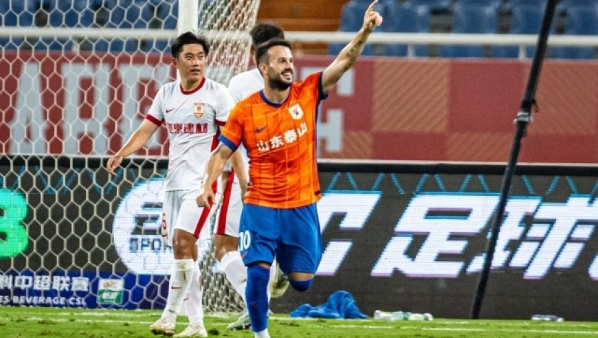 中超：泰山2-1双杀亚泰 卡扎3场5球登顶射手榜，高准翼直红