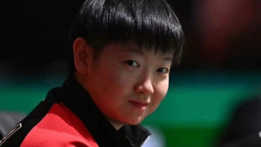 孙颖莎被擦网事件全过程！大方让一分照样赢，对手佩服竖起大拇指