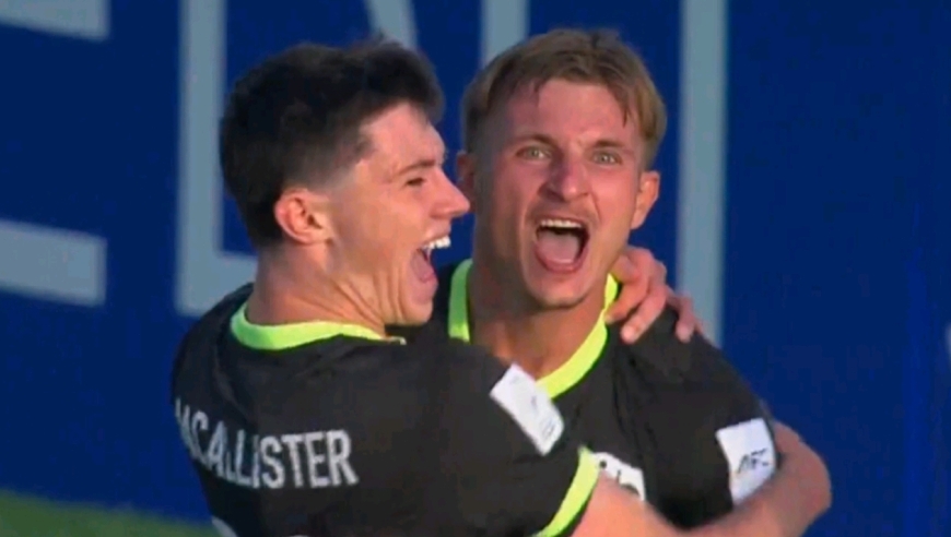 0-0！2-1！亚洲杯疯狂一夜：国足逼平泰国无缘战韩日，澳洲惊天大逆转