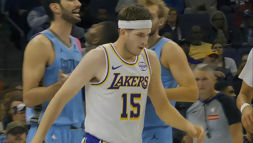 真巨星打法！湖人里夫斯首节末连造灰熊犯规 神仙2+1连拿5分