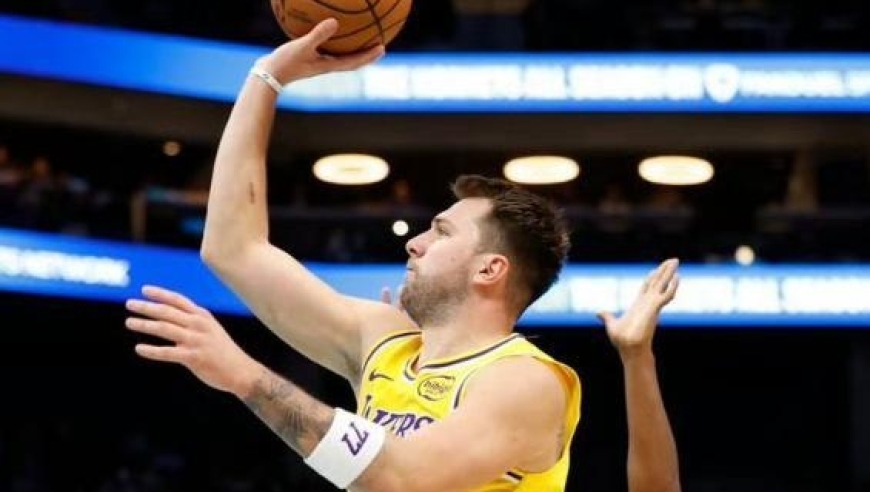 东契奇38+6+7+暴扣，里皇复出飙24分率队复仇黄蜂，湖人宣战雷霆