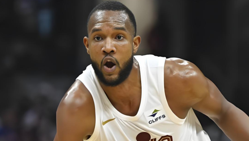 骑士也有文班亚马！莫布利vs独行侠29分7篮板：吃饼单打三分全都有