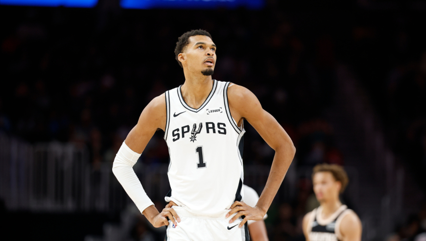 Top时刻｜20日十佳球：文班亚马霸王劈扣 埃奇库姆凶残补扣