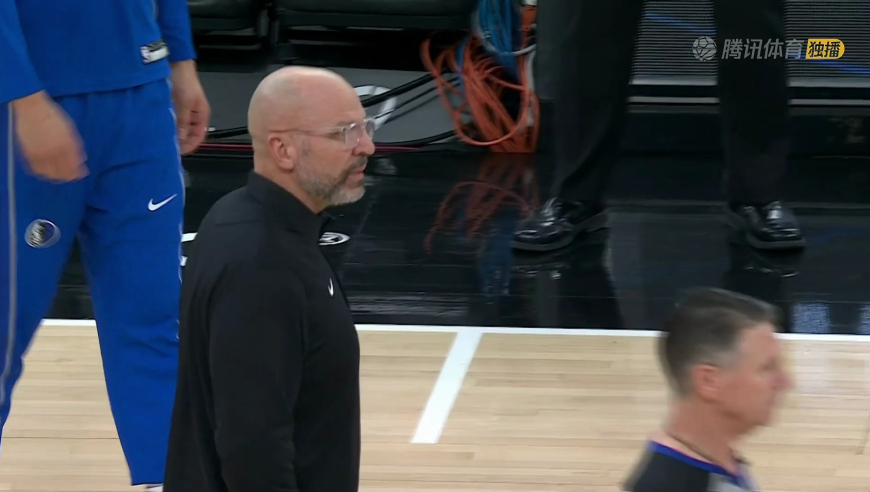 直接驱逐！克里斯蒂大帽被吹干扰球 基德进场怒骂裁判连吃两T