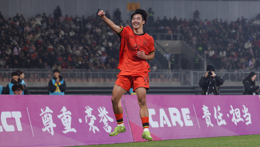 帅惟浩霸气头槌戴帽，起飞式抢点看呆孟加拉球员，邝兆镭传中助攻