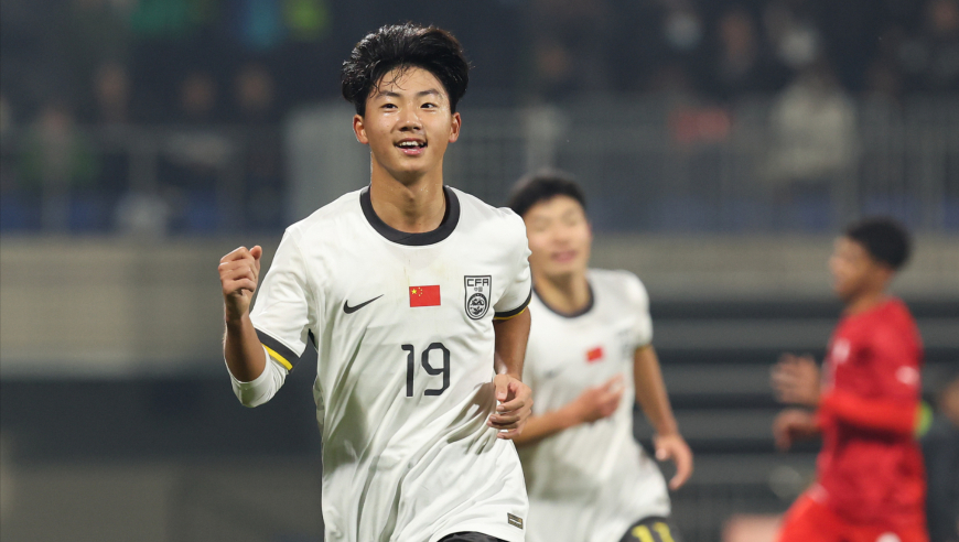 U17亚预赛开门红：中国4-0巴林，帅惟浩双响万项传射邝兆镭造红牌