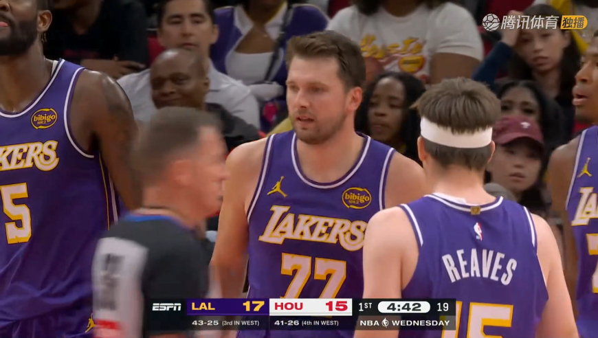 超巨对决！詹姆斯暴扣东契奇反击快攻 杜兰特超难无解中投回击