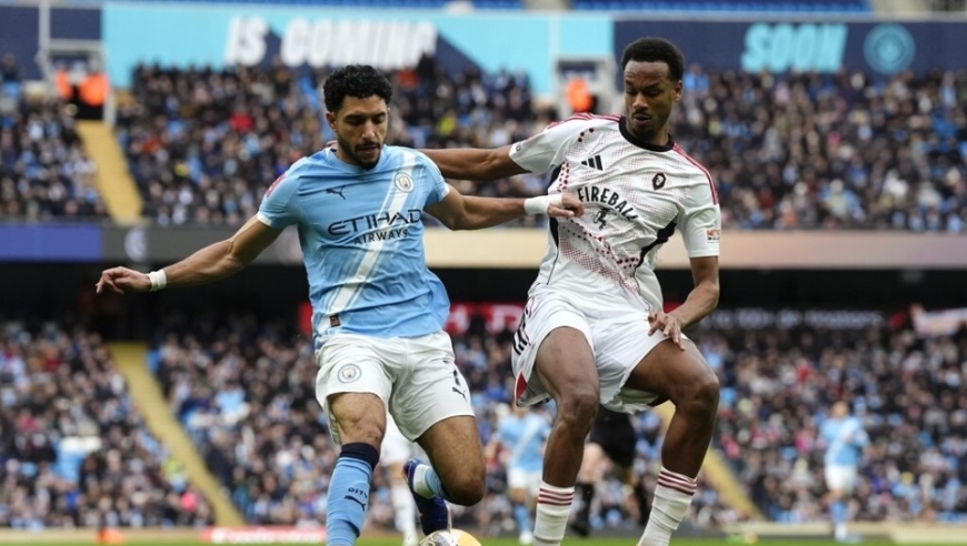 超级世界波被吹！马尔穆什抱头遗憾，边裁低级失误，现场无VAR