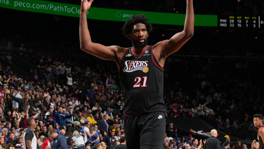 马克西缺席，恩比德轰39+9梦回巅峰！这一场胜利让人看清3个事实