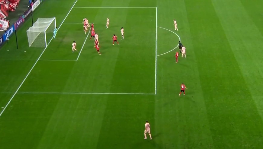 犹豫不决！蓉城遭破门裁判用近6分钟回查VAR，最终确认越位进球被吹效率堪忧