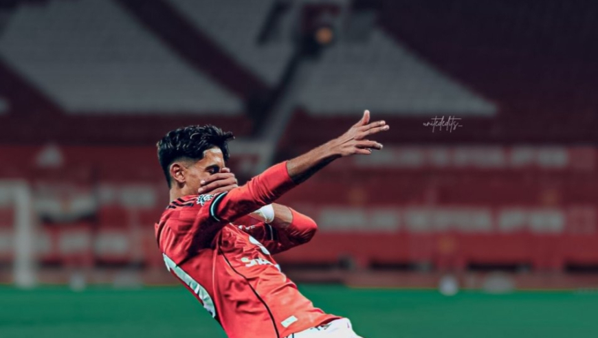 曼联送跑车游说小梅西放弃巴萨梦！留队未来可当王牌，获誉最强10后