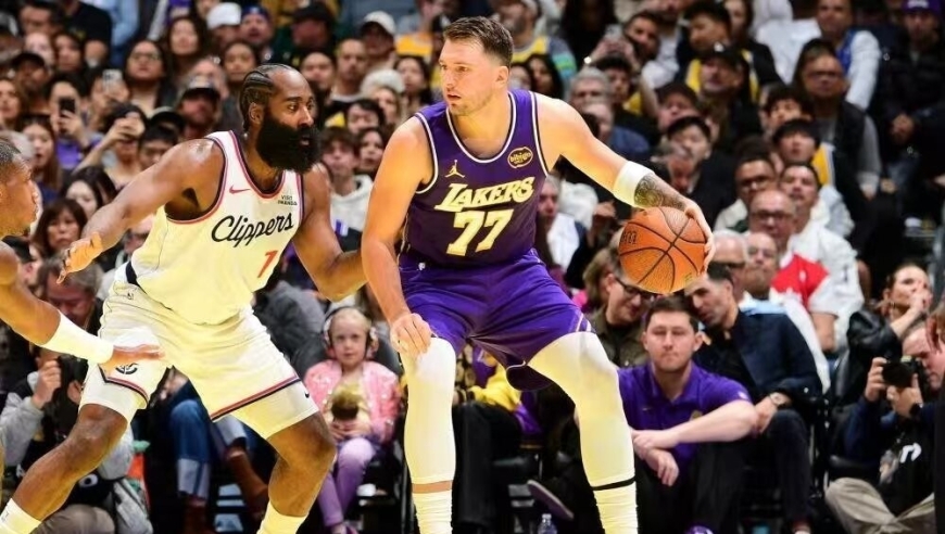 99分24板，湖人3巨头打疯了！哈登空砍29+9，小卡关键时刻休息