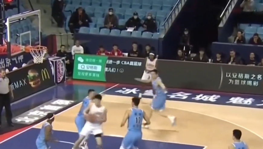 对比周琦，或许他才是易建联后时代真正的男篮领袖！