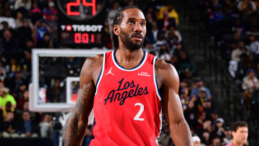 一打詹姆斯就来劲！莱昂纳德vs湖人32分12篮板集锦：助快船终止连败