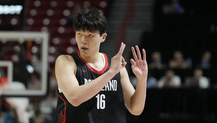 杨瀚森有多牛？炸裂隔扣太霸气 14分钟8+2+2继续闪耀夏联