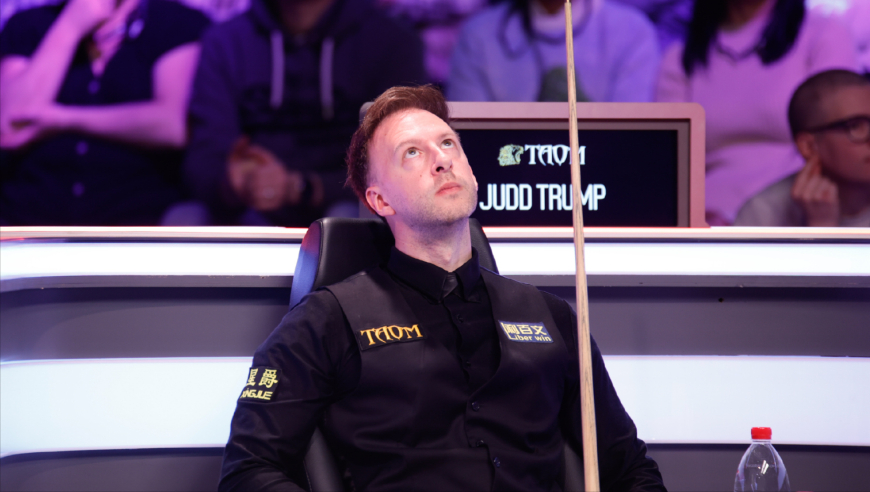 自由球在手自做斯诺克！特鲁姆普遭遇无奈，首阶段2-6落后塞尔比