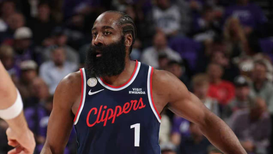 有一手！哈登三分出手被击掌犯规 科尔场边模仿选择挑战最终成功