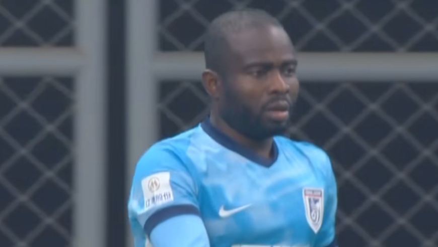 大连下半场带球入场！马莱莱倒三角助攻，阿奇姆彭推射得手