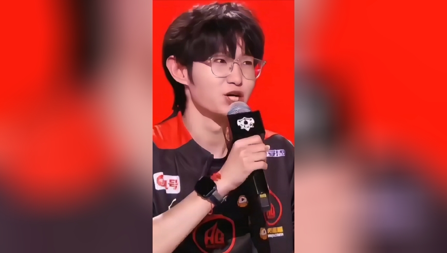 一诺是KPL唯一一位
去参加EWC开幕式的选手