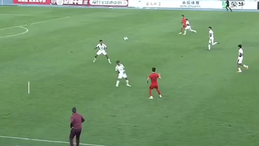 U23国足0-0泰国，王钰栋绝妙传球，李新翔拙劣停球浪费单刀